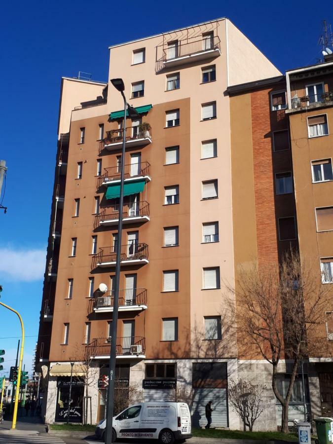 Valassina Milano Apartment Bagian luar foto